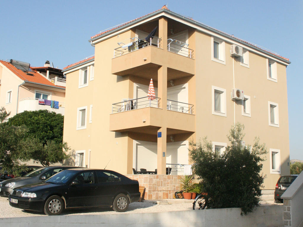 Apartments Kristina Milna  Luaran gambar