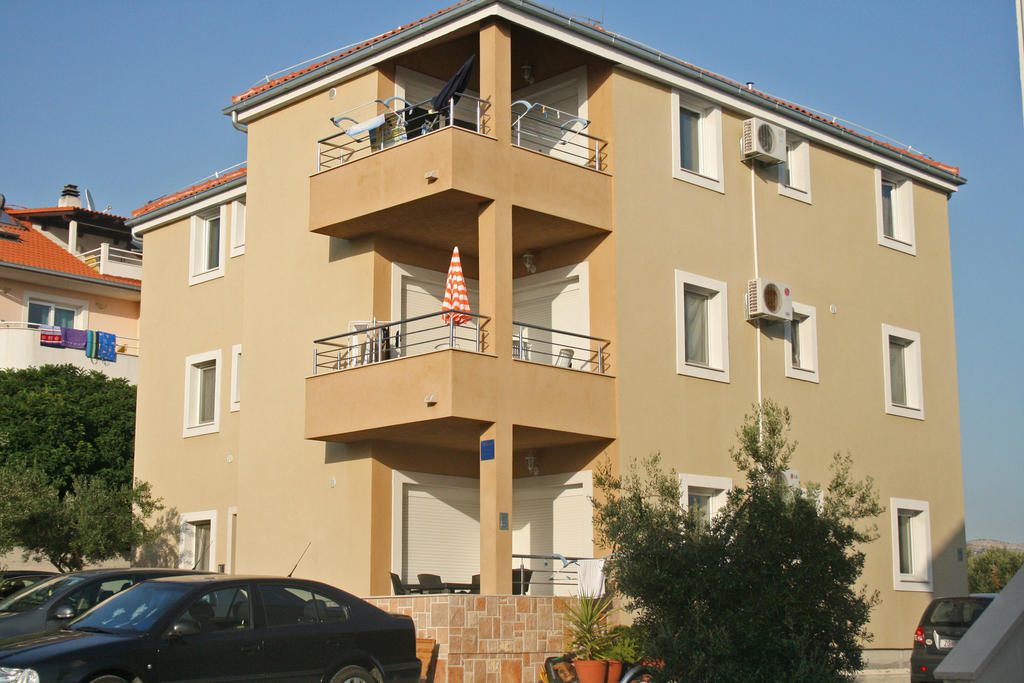 Apartments Kristina Milna  Luaran gambar