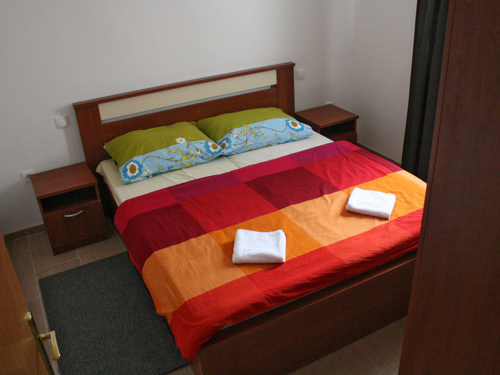 Apartments Kristina Milna  Bilik gambar