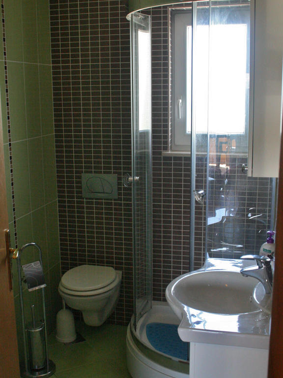 Apartments Kristina Milna  Bilik gambar
